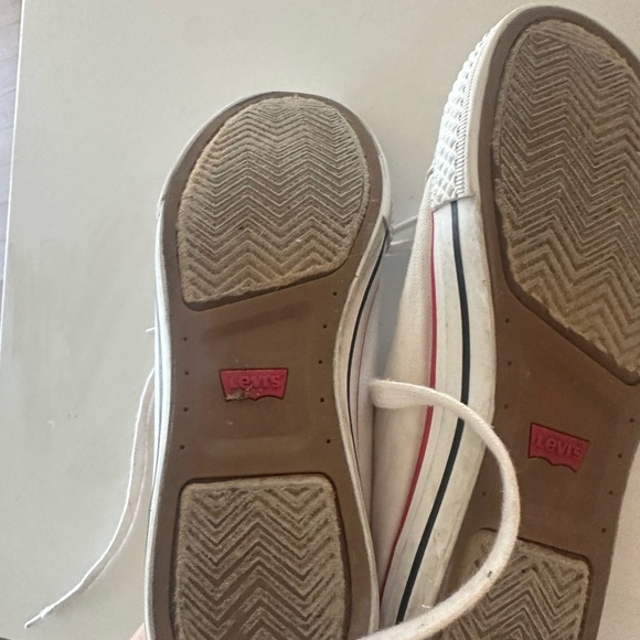 Levi’s converse style shoes - Picture 2 of 3